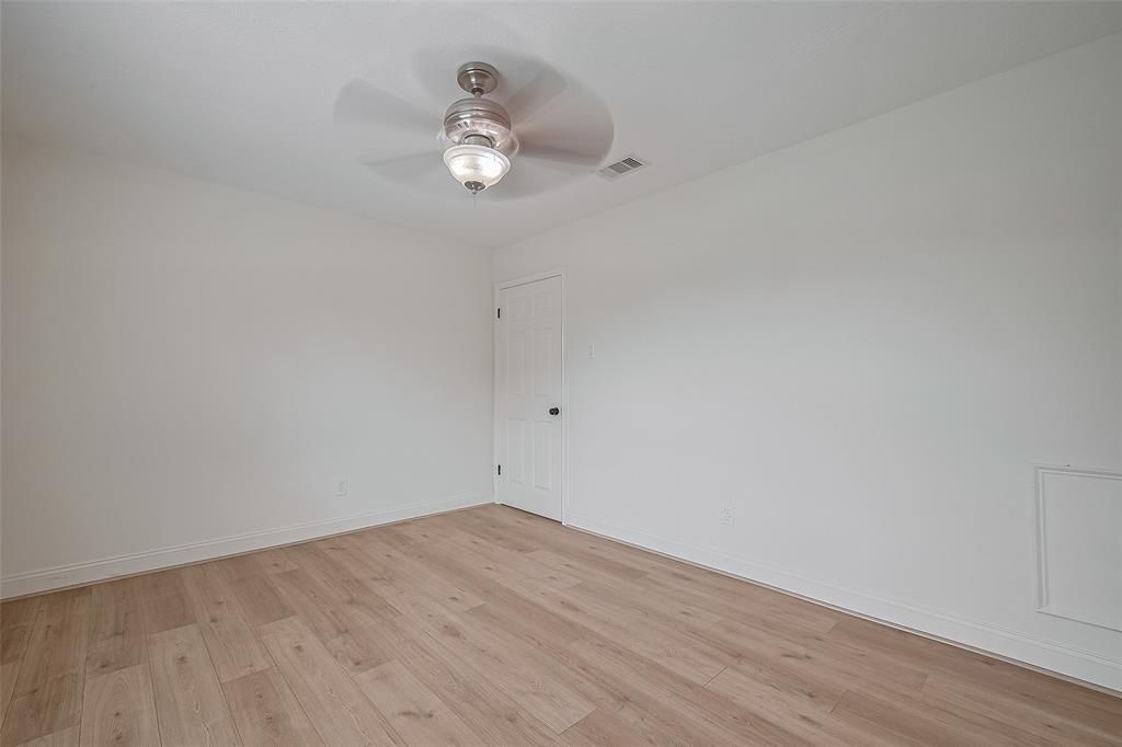 2543 Forge Stone Drive, Friendswood, Texas image 32