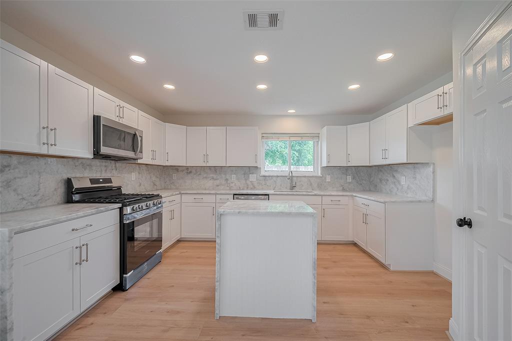 2543 Forge Stone Drive, Friendswood, Texas image 25