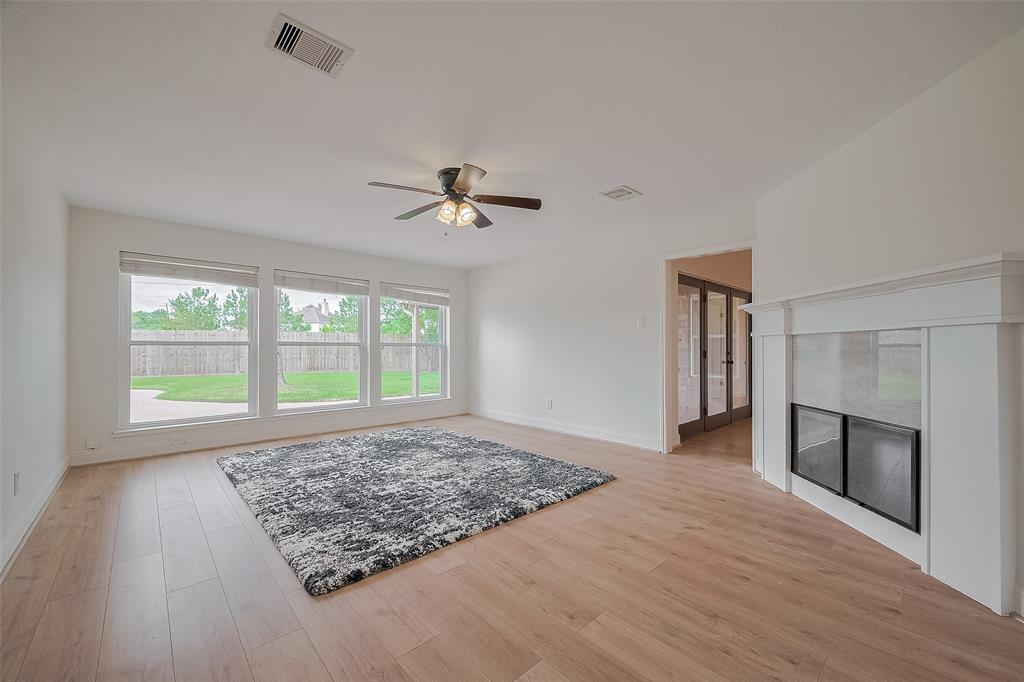 2543 Forge Stone Drive, Friendswood, Texas image 18