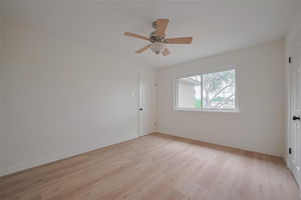 2543 Forge Stone Drive, Friendswood, Texas image 37