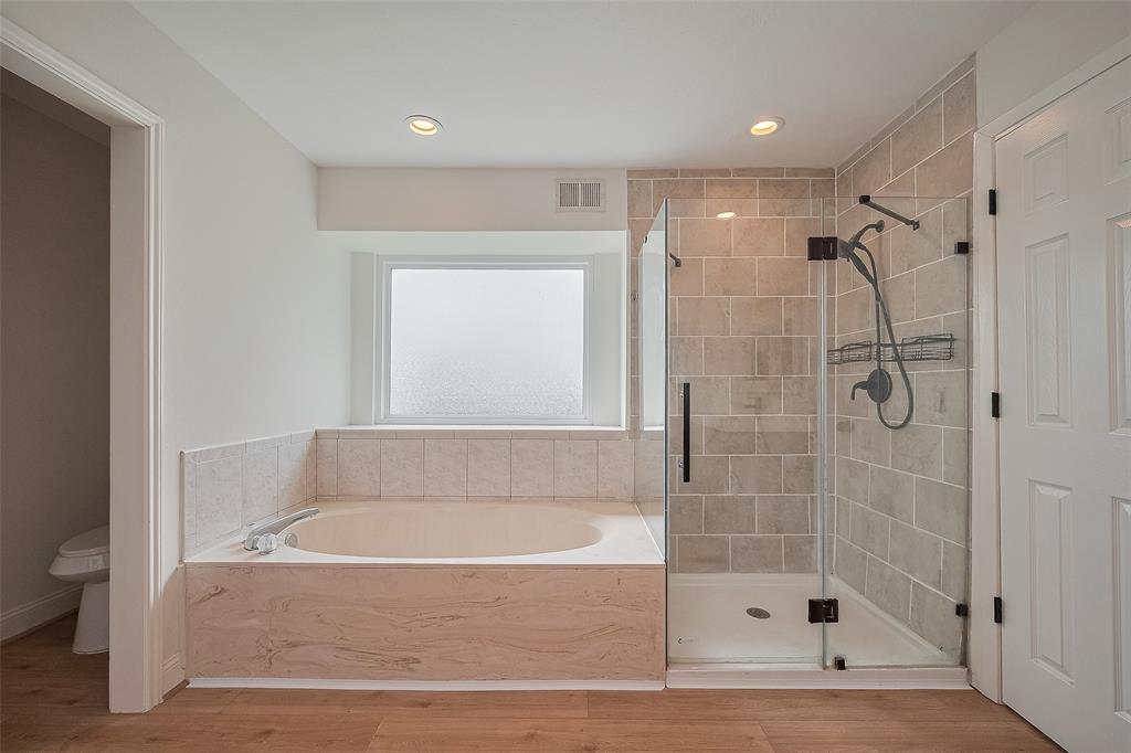 2543 Forge Stone Drive, Friendswood, Texas image 16