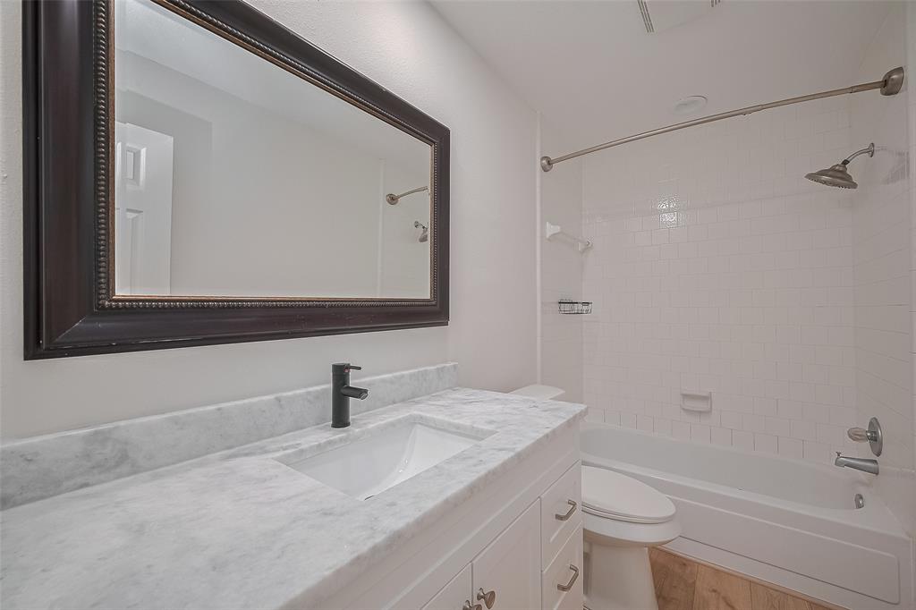 2543 Forge Stone Drive, Friendswood, Texas image 33