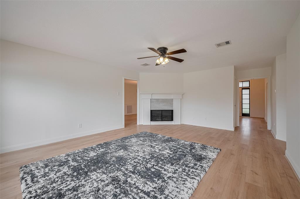 2543 Forge Stone Drive, Friendswood, Texas image 20