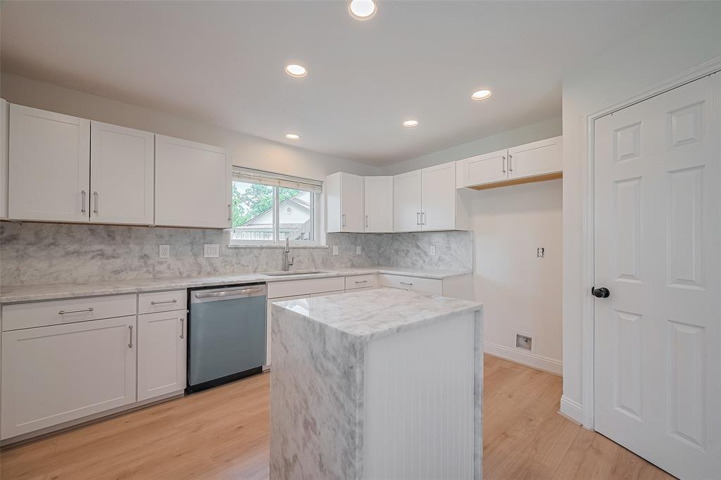 2543 Forge Stone Drive, Friendswood, Texas image 27