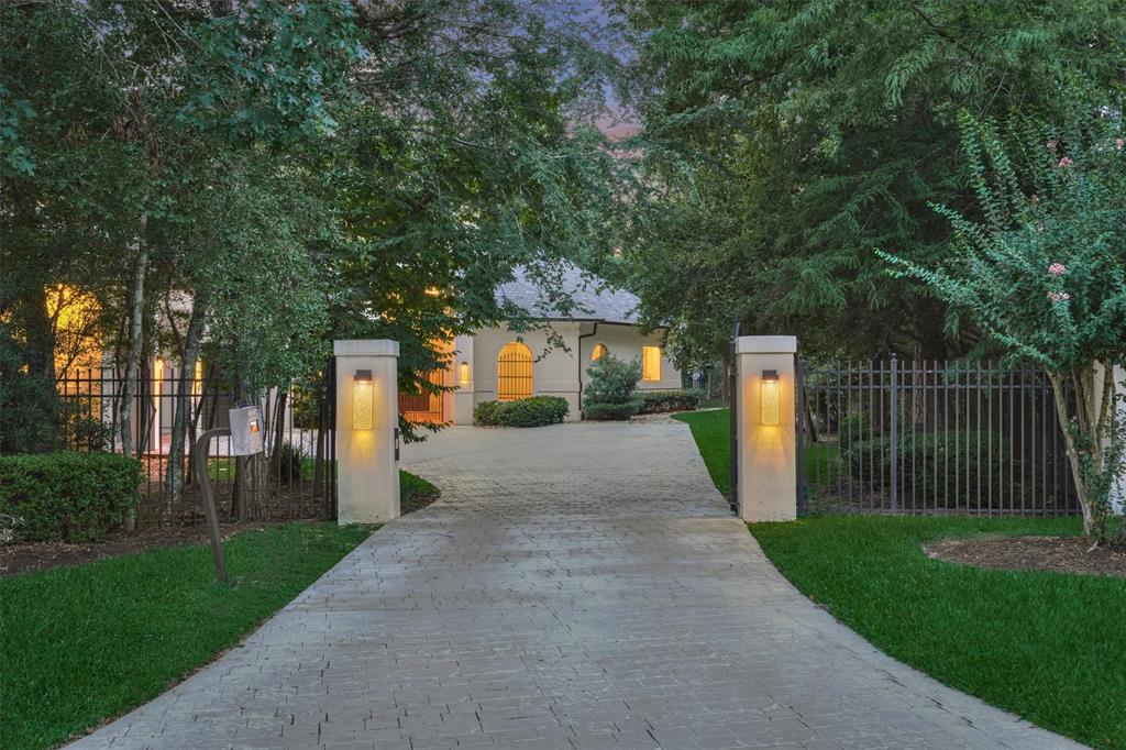 134 Trinity Oaks Court