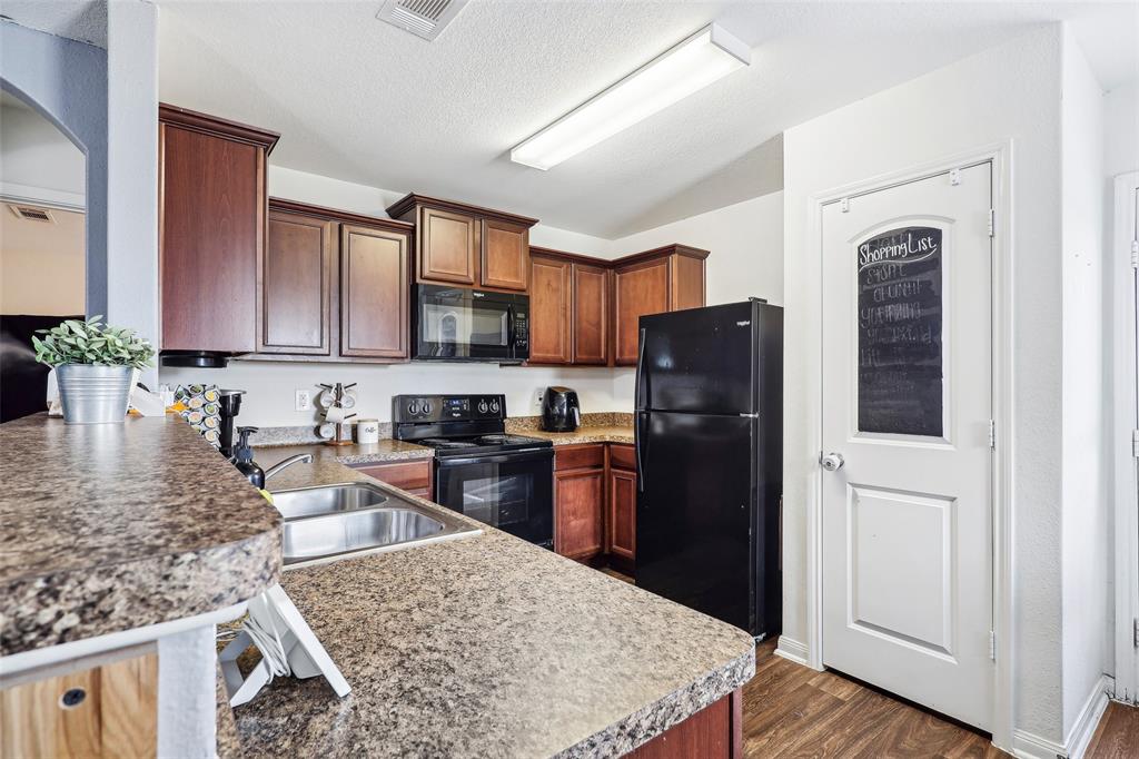 6138 Hidden Cove Road, Baytown, Texas image 7