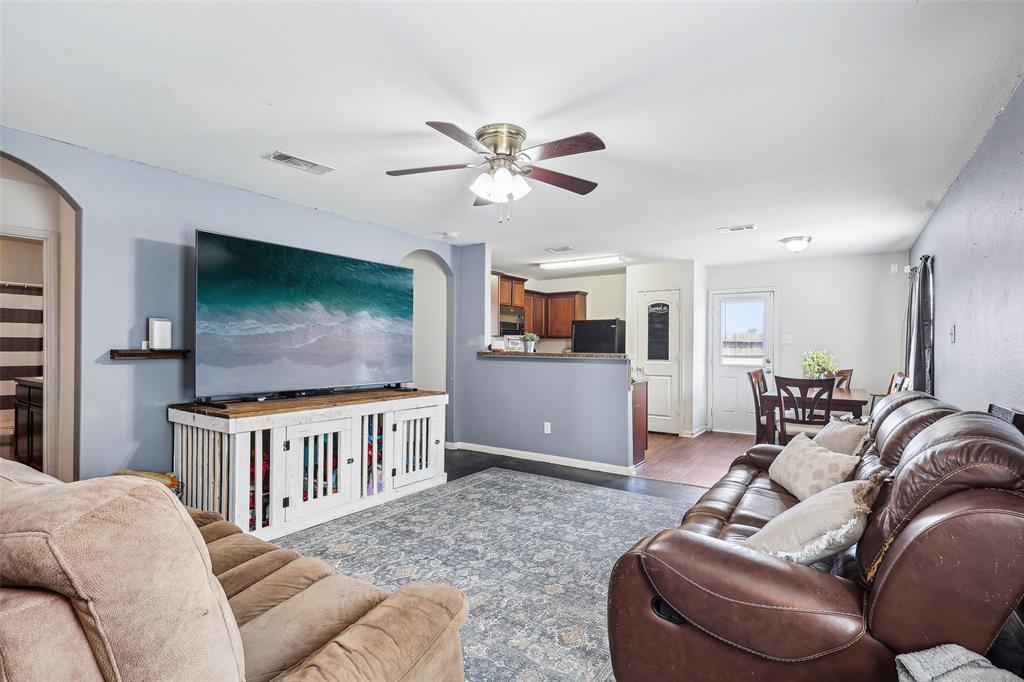 6138 Hidden Cove Road, Baytown, Texas image 2