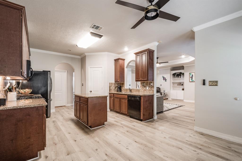 2015 Venus Drive, New Caney, Texas image 16