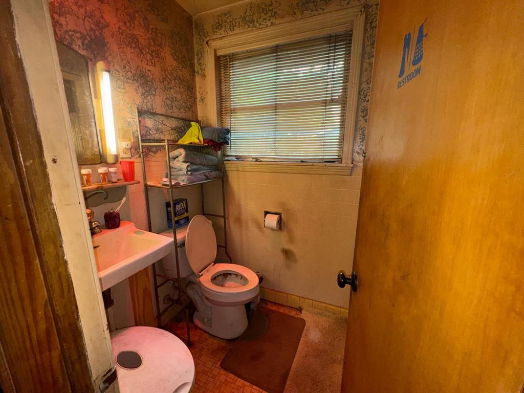 406 W North Street, Weimar, Texas image 18