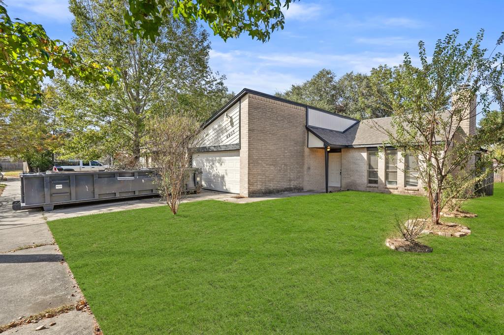 6907 Foxbrook Drive, Humble, Texas image 1