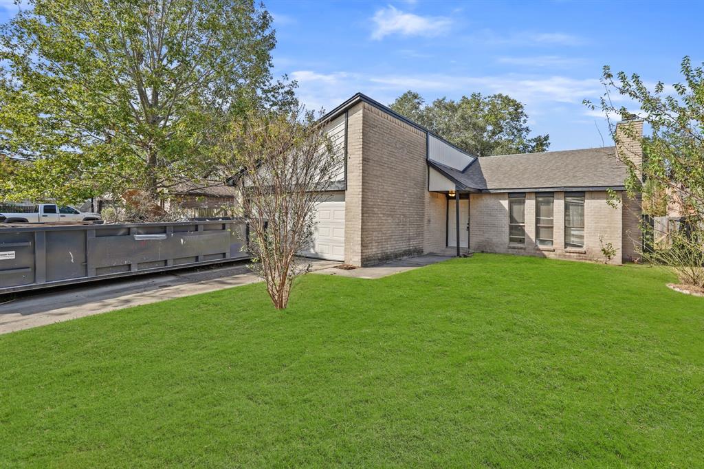 6907 Foxbrook Drive, Humble, Texas image 2