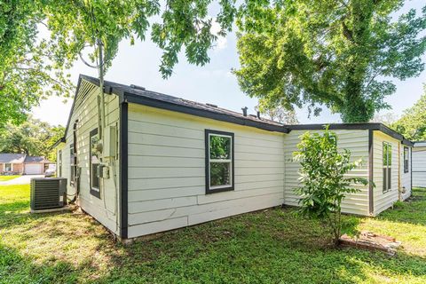 A home in Lake Jackson