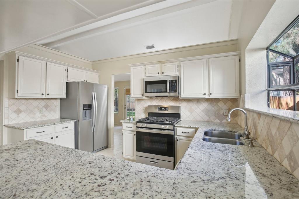 55 Sylvan Forest Drive, The Woodlands, Texas image 14