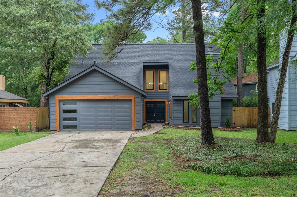 8 Dewthread Court, The Woodlands, Texas image 1