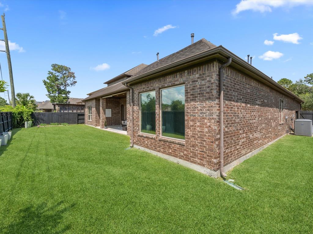 17611 Bear River Lane, Humble, Texas image 38