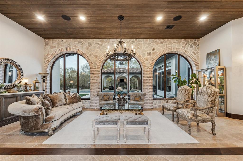 2126 Countryshire Lane