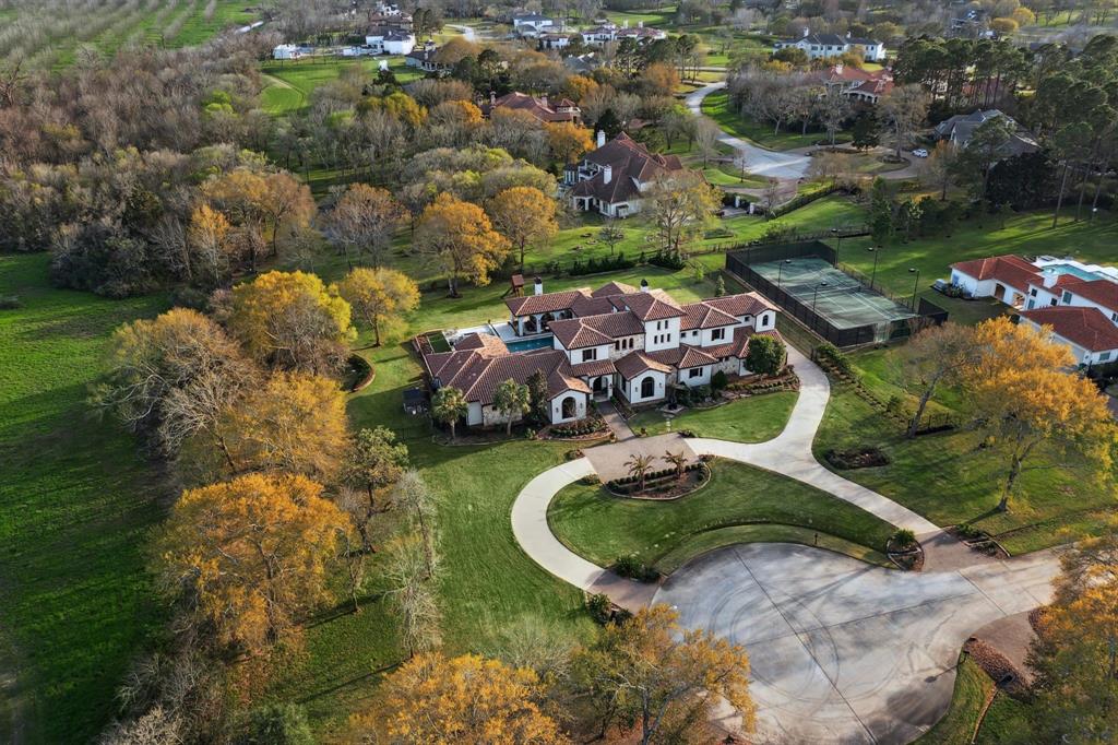 2126 Countryshire Lane