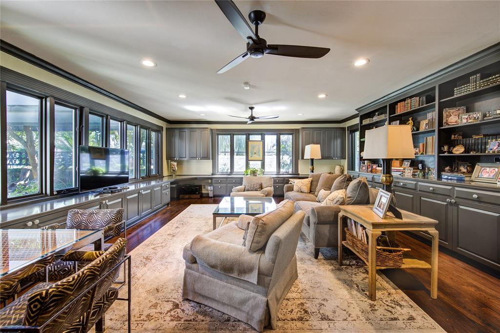 2500 Glen Haven