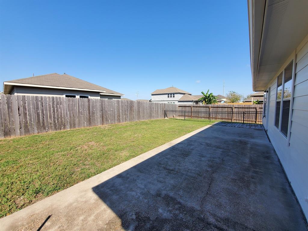 131 Tonkawa Canyon Drive, La Marque, Texas image 33