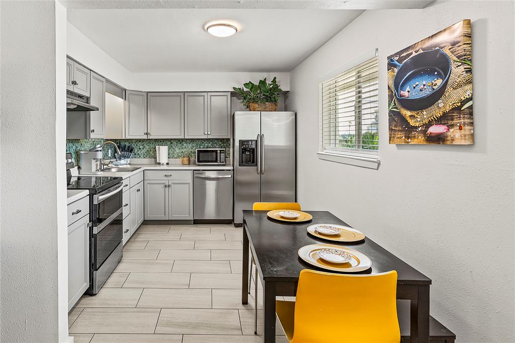 Galveston, Texas 77550, United States, 2 Bedrooms Bedrooms, ,1 BathroomBathrooms,Residential,Active,188874