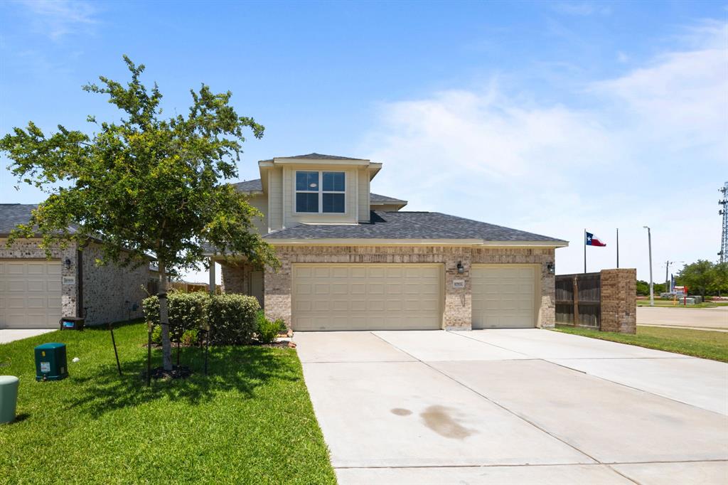10902 Webber Lane, Texas City, Texas image 2
