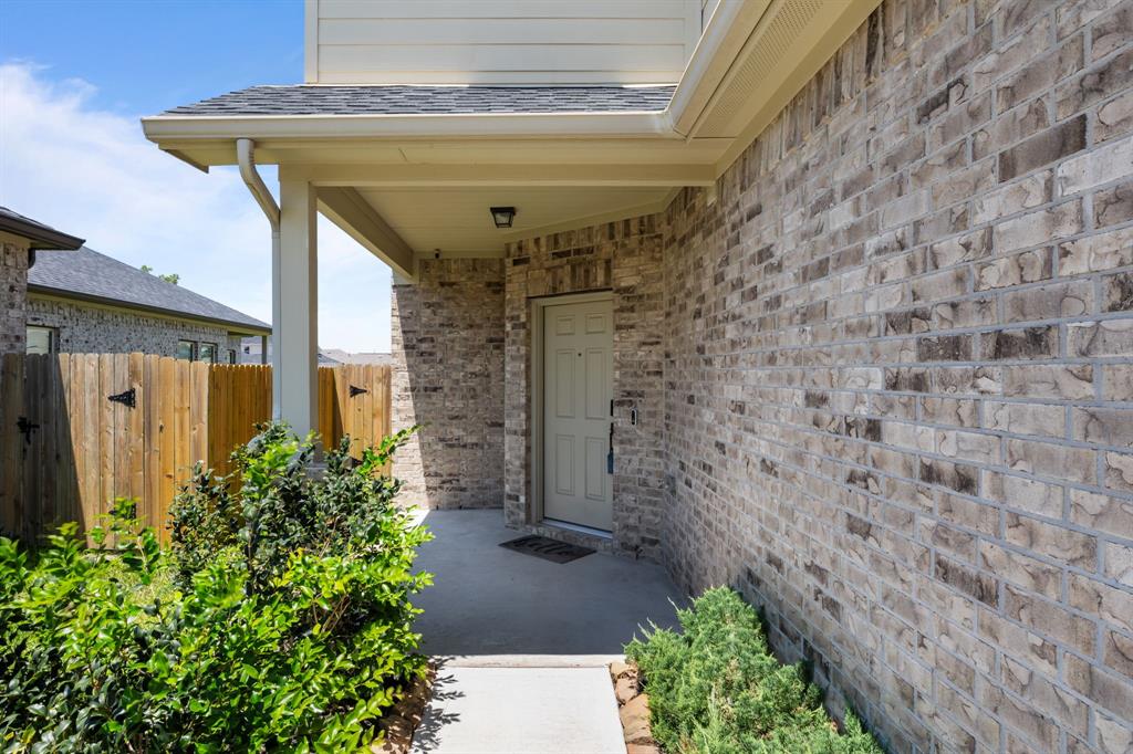 10902 Webber Lane, Texas City, Texas image 4