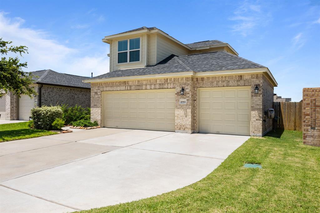 10902 Webber Lane, Texas City, Texas image 3