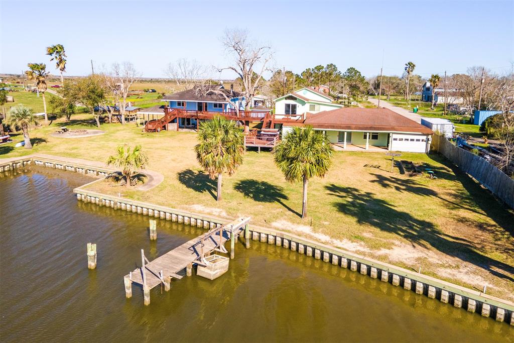 111 Annette Court, Angleton, Texas image 1