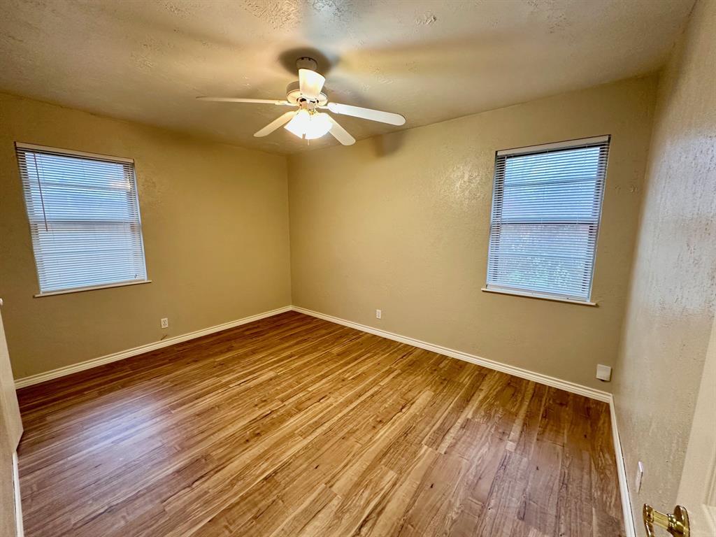508 S 1st 1/2 Street, Nederland, Texas image 8