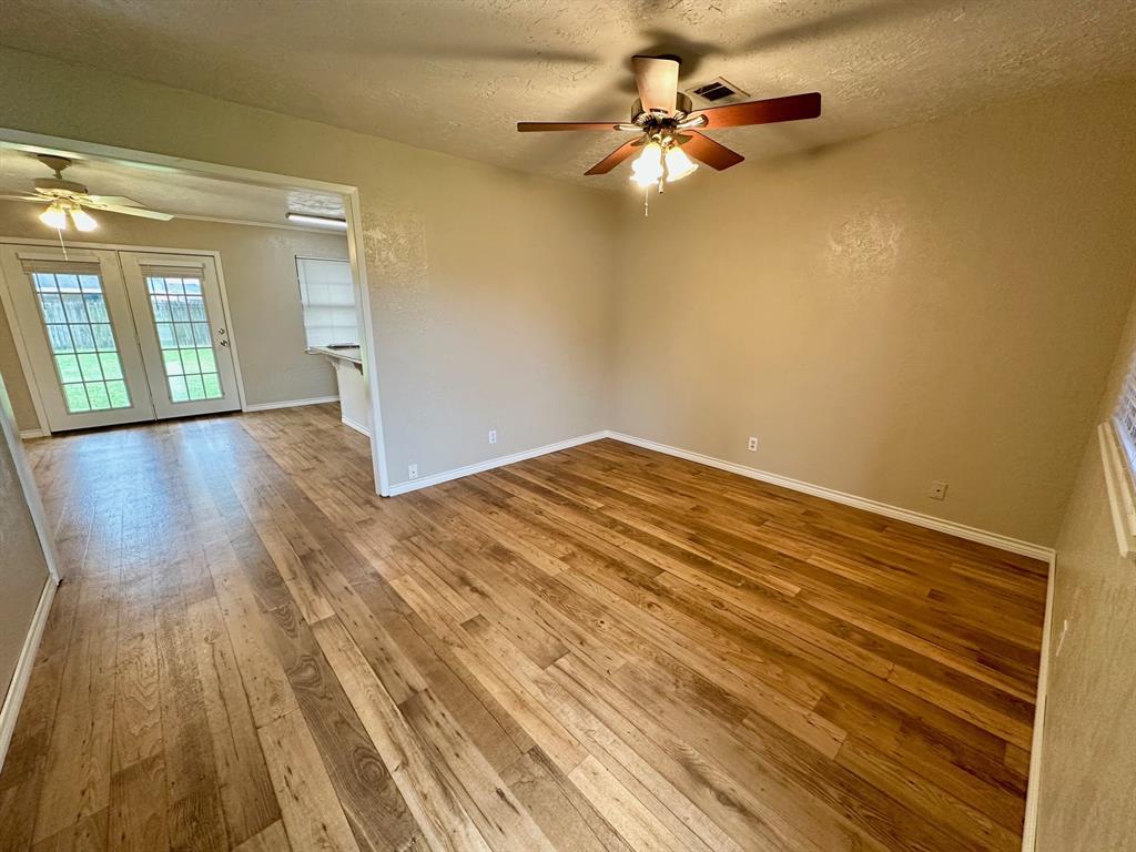 508 S 1st 1/2 Street, Nederland, Texas image 3