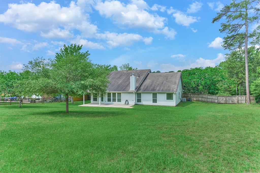 10946 Sunflower Drive, Conroe, Texas image 5