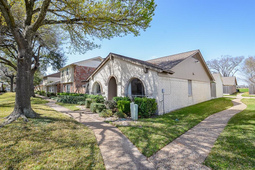 3038 Gessner Road, Houston, Texas image 2