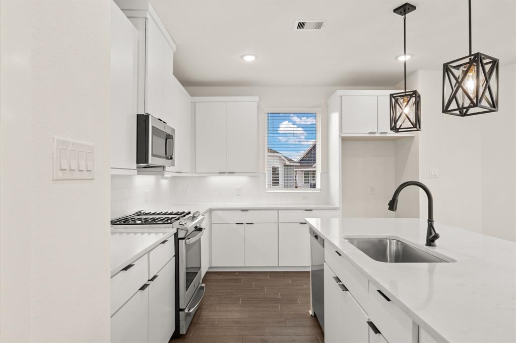 15150 Dry Creek Junction Place, Cypress, Texas image 3