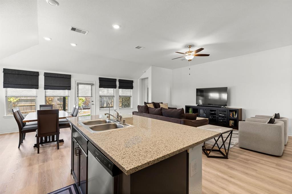 240 Scarlet Maple Way, Conroe, Texas image 22