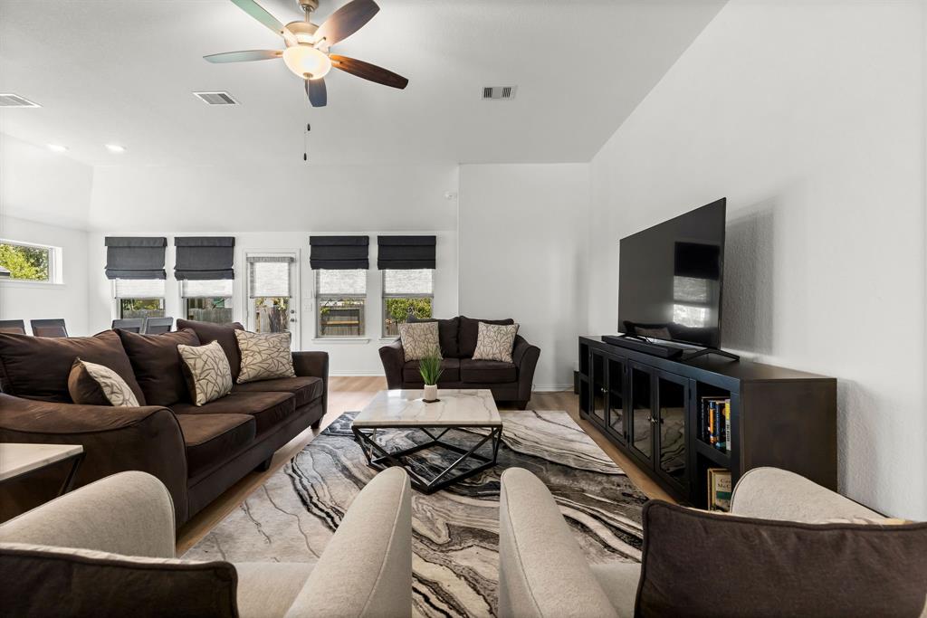 240 Scarlet Maple Way, Conroe, Texas image 13