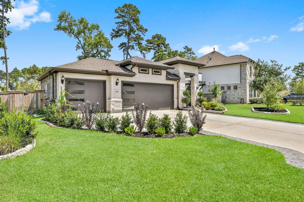240 Scarlet Maple Way, Conroe, Texas image 2