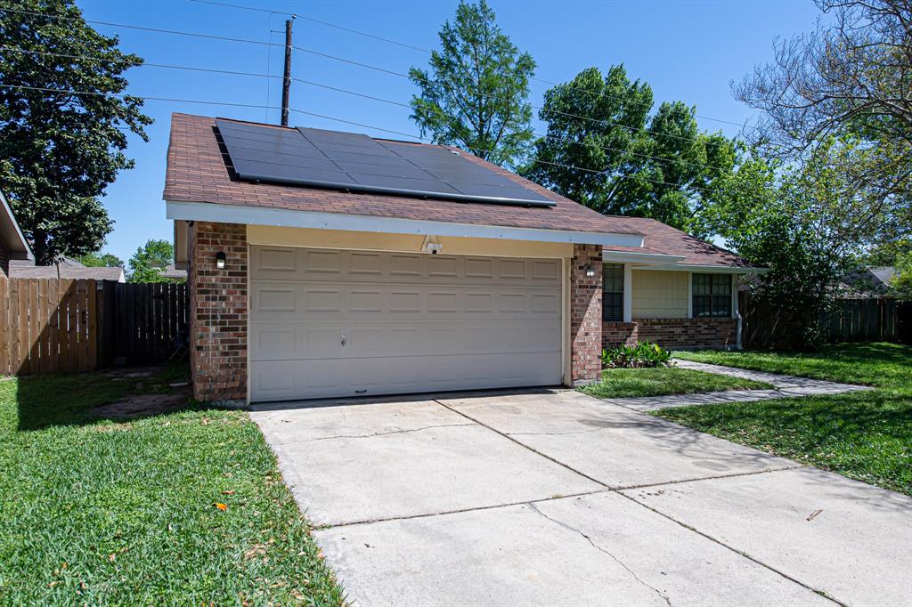 17639 Glenwolf Drive, Houston, Texas image 3