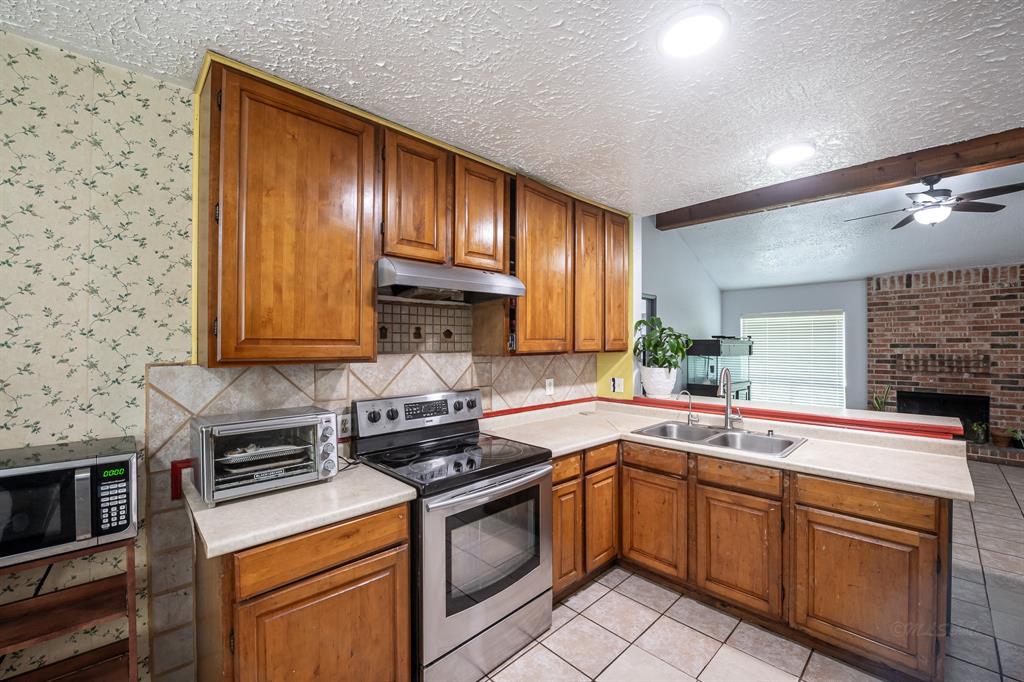 17639 Glenwolf Drive, Houston, Texas image 11