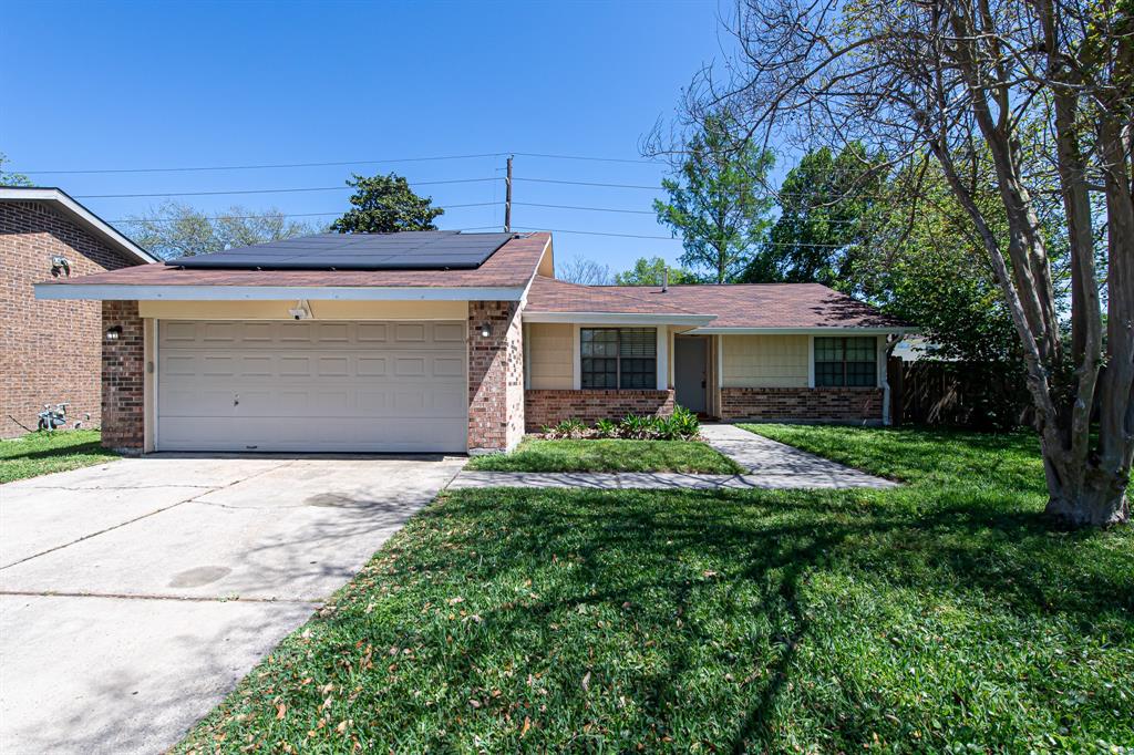 17639 Glenwolf Drive, Houston, Texas image 1
