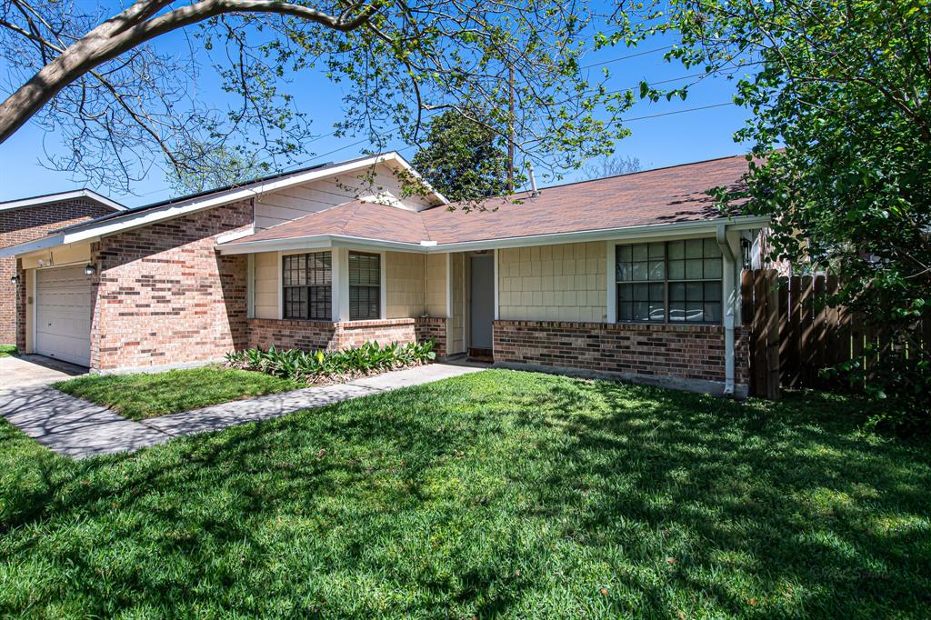 17639 Glenwolf Drive, Houston, Texas image 2