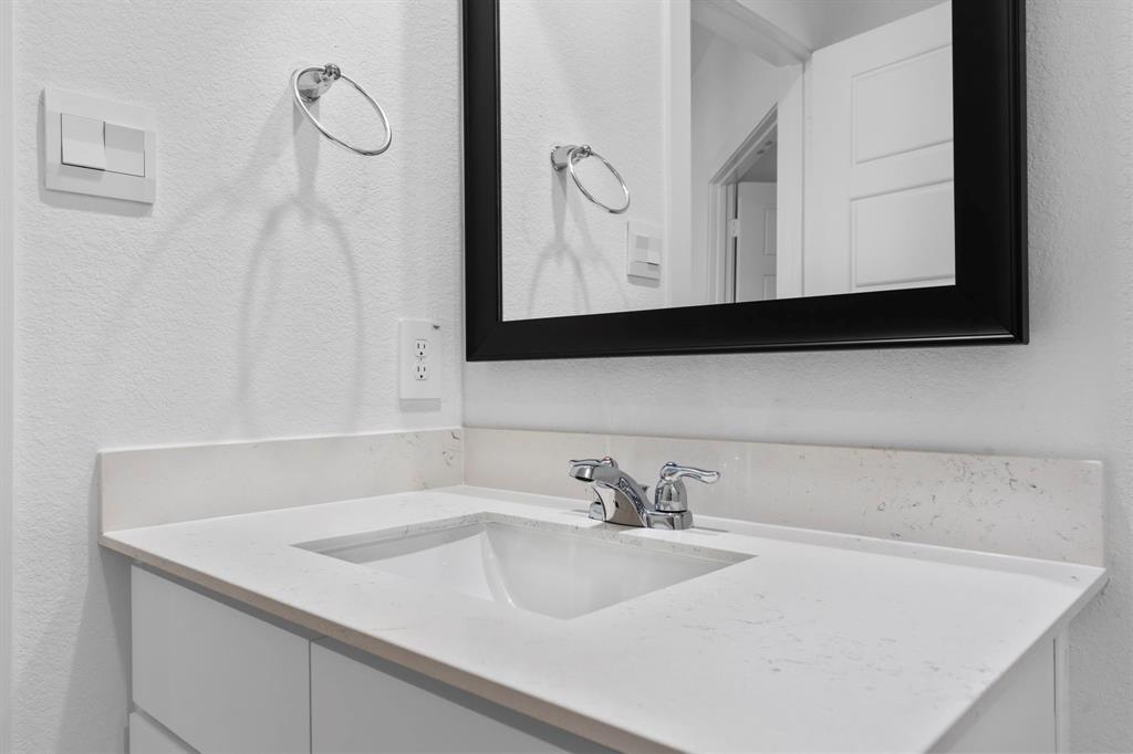 8559 Sandy Coral, Iowa Colony, Texas image 15