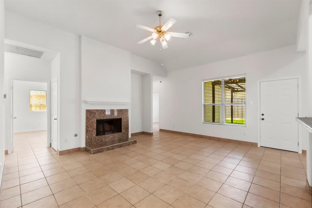 19311 Twin Buttes Drive, Tomball, Texas image 13