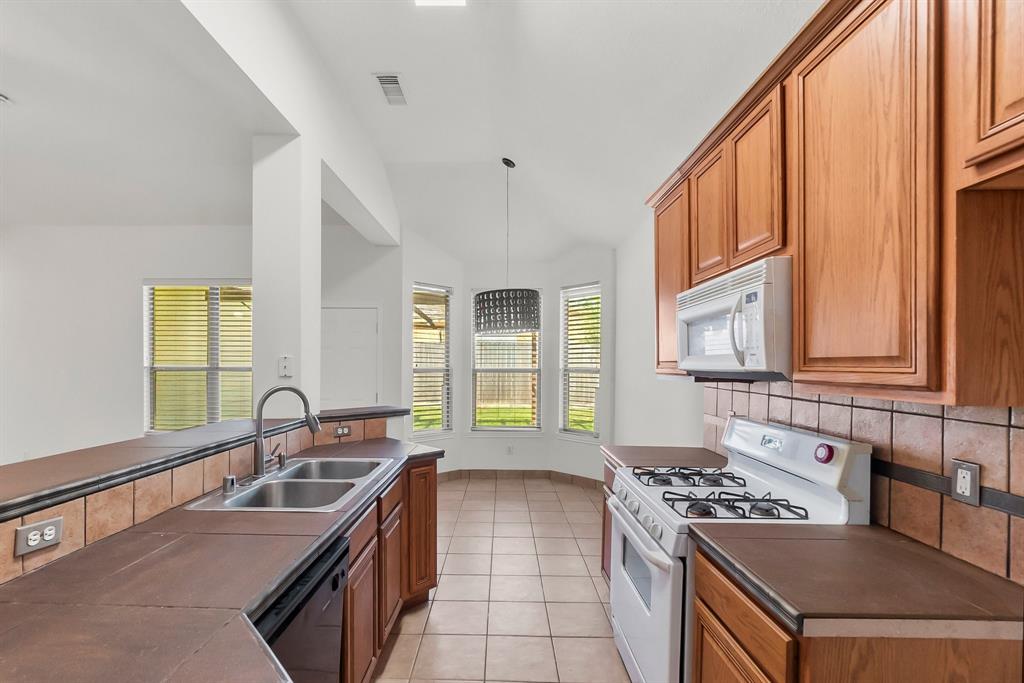 19311 Twin Buttes Drive, Tomball, Texas image 18
