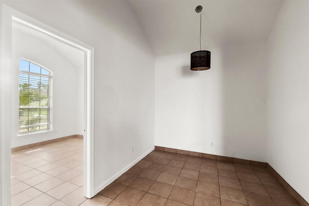 19311 Twin Buttes Drive, Tomball, Texas image 7
