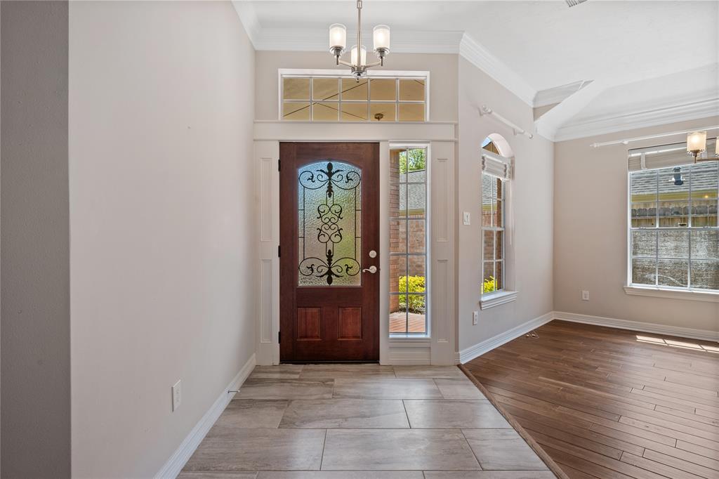 2723 N Strathford Lane, Kingwood, Texas image 3