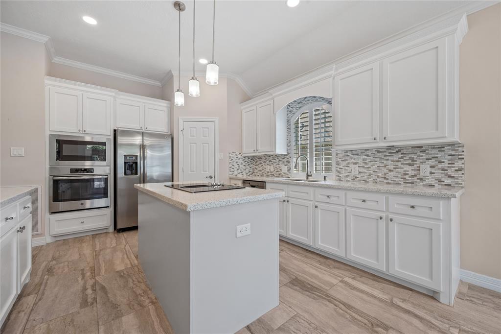 2723 N Strathford Lane, Kingwood, Texas image 11