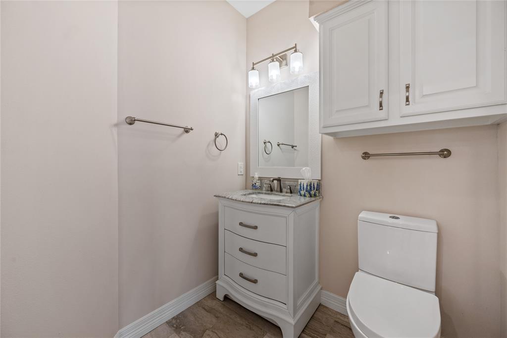 2723 N Strathford Lane, Kingwood, Texas image 27