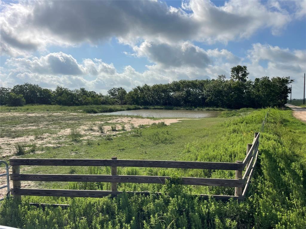 6616 Mieth Road, Sealy, Texas image 4