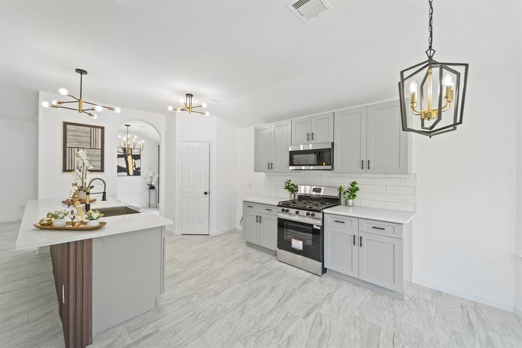 22902 Still Pond Drive, Tomball, Texas image 15