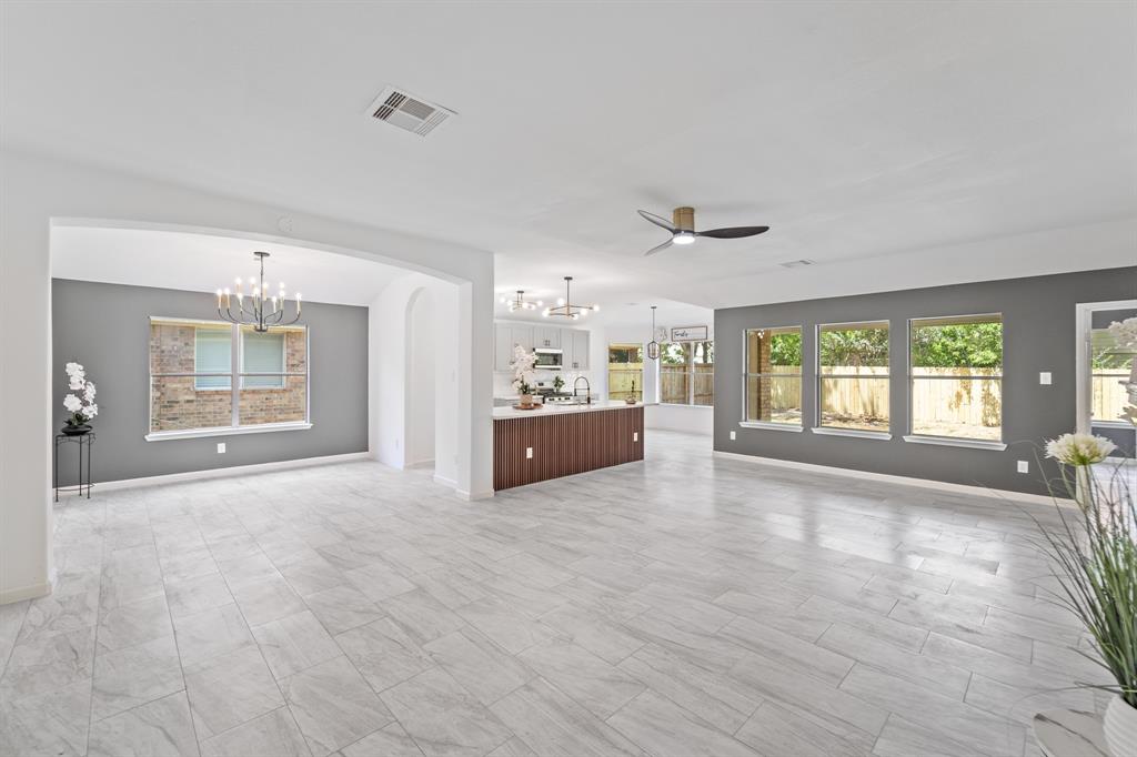 22902 Still Pond Drive, Tomball, Texas image 9